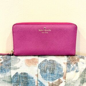 🔥Kate Spade Pink Wallet Like New🔥